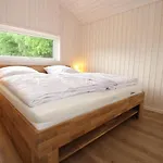 Larsson Mit Sauna Am See, בית נופש *