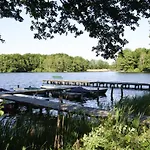 Larsson Mit Sauna Am See, Dummer