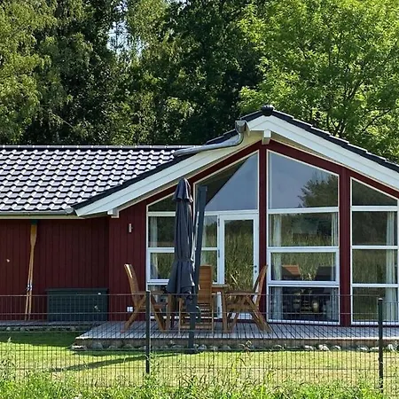 Larsson Mit Sauna Am See, *